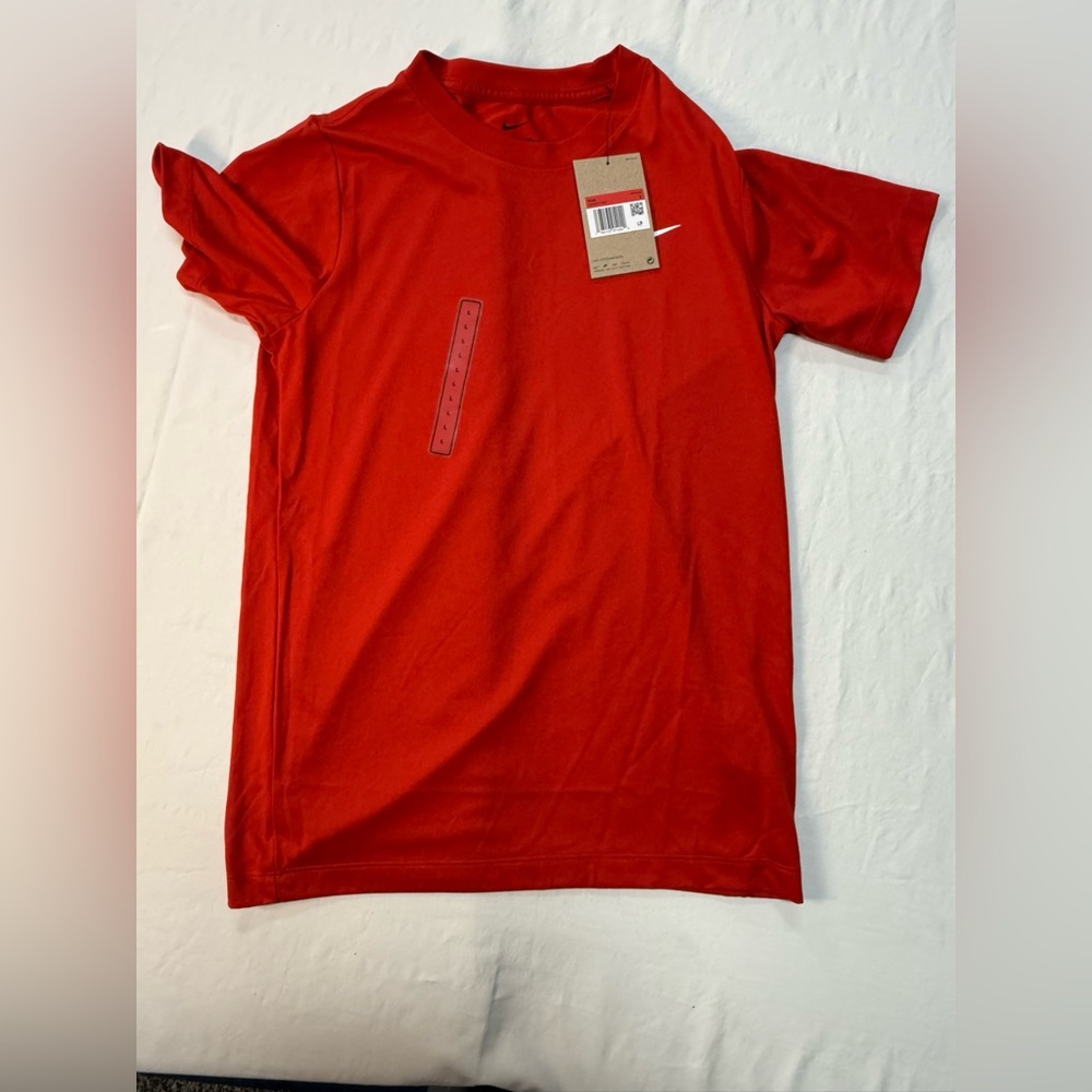 Nike Boys Dri-Fit Bright Red Short Sleeve Tee size L NEW WITH TAGS